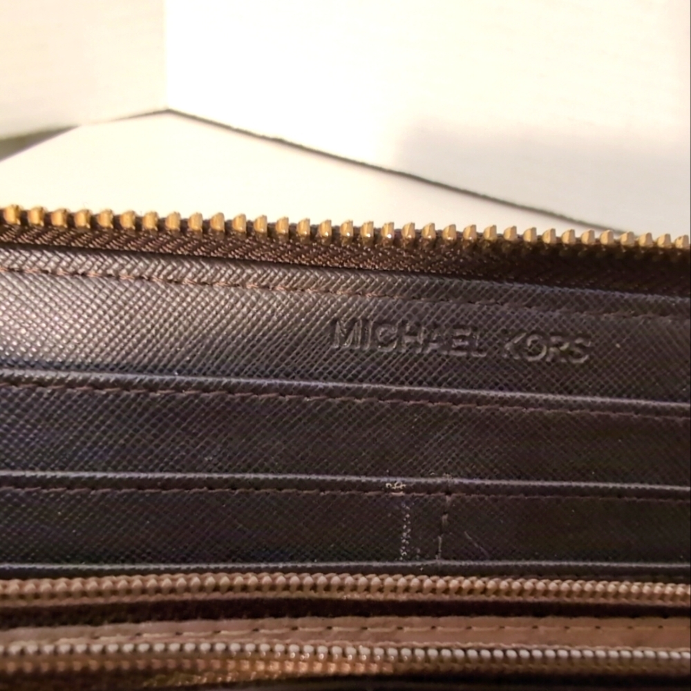 Michael Kors MK Logo Brown Gold Zip ‎ Clutch Continental Wallet - Picture 10 of 10